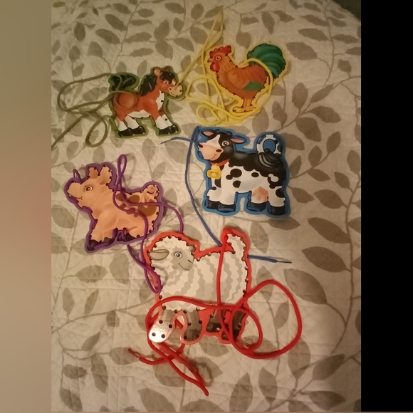 Melissa & Doug Lace and Trace activity set: farm animals - Picture 1 of 6